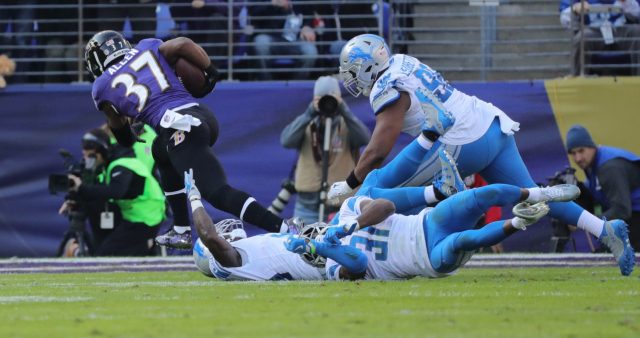 SPORTS_FBN-LIONS-RAVENS_6_DE