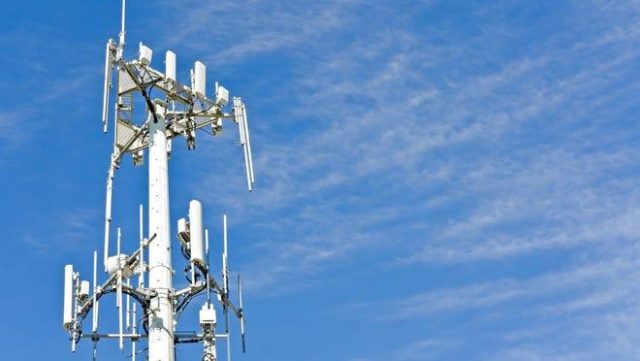 US-NEWS-CELLPHONE-TOWERS-ATTACKED-AS-CONSPIRACY-AU.jpg